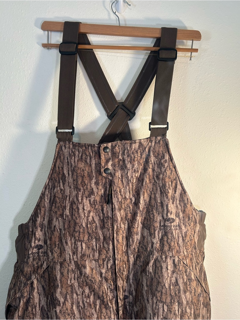 Magellan Outdoors 2XL Waterproof Insulated Hunting Bibs Mossy Oak Bottomland